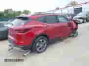 2023 Chevrolet Blazer LT z VIN 3GNKBHR4XPS228461, wystawiony jako IAAI lot #42983074 z przebiegiem 41 014 mil mil oraz . Historia ofert i sprzedaży dostępna na DreamBid. Obrazek 4.