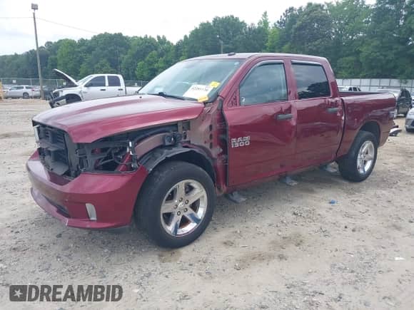 2018 Ram 1500 Express z VIN 3C6RR6KGXJG234449, wystawiony jako IAAI lot #42281120 z przebiegiem 72 896 mil mil oraz . Historia ofert i sprzedaży dostępna na DreamBid. Obrazek 18.