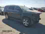 2019 Chevrolet Tahoe LS z VIN 1GNSCAKC6KR230757, wystawiony jako Copart lot #72027705 z przebiegiem 82 004 mil mil oraz Szkoda całkowita • Salvage title. Historia ofert i sprzedaży dostępna na DreamBid. Obrazek 4.