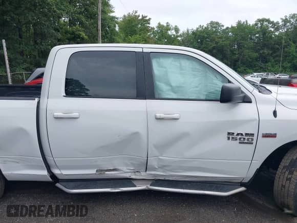 2019 Ram 1500 Big Horn z VIN 1C6RR7TT7KS662670, wystawiony jako IAAI lot #42707654 z przebiegiem 96 451 mil mil oraz . Historia ofert i sprzedaży dostępna na DreamBid. Obrazek 13.