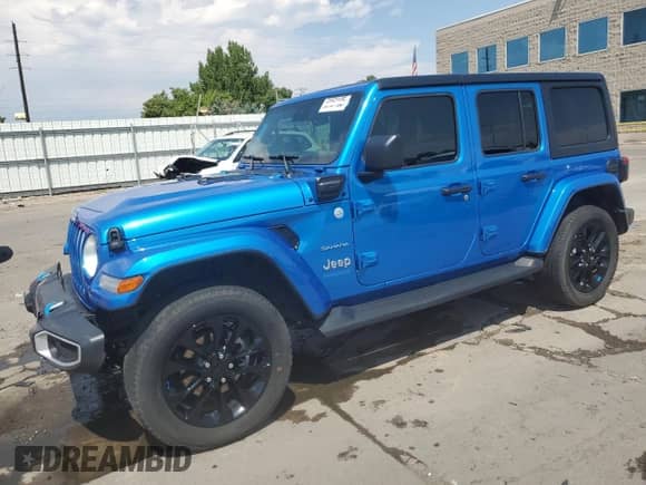 2022 Jeep Wrangler Unlimited Sahara with VIN 1C4JJXP63NW250034, listed as a Copart auction lot 68151135 with 41,912 mi miles and Salvage title. Bid and sale history available at DreamBid. Image 1.