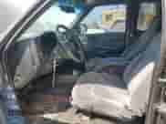 2002 Chevrolet S-10 LS z VIN 1GCCT19W728206034, wystawiony jako Copart lot #65804545 z przebiegiem 154 804 mil mil oraz Czysty tytuł • Clean title. Historia ofert i sprzedaży dostępna na DreamBid. Obrazek 8.