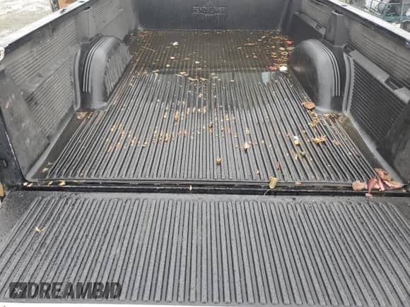 1989 Chevrolet Silverado 2500 с VIN 1GCFC24K2KE124186, выставлен на аукционе Copart как лот 82451935 с пробегом 150 092 миль миль и Списание • Salvage title. История ставок и продаж доступна на DreamBid. Изображение 10.