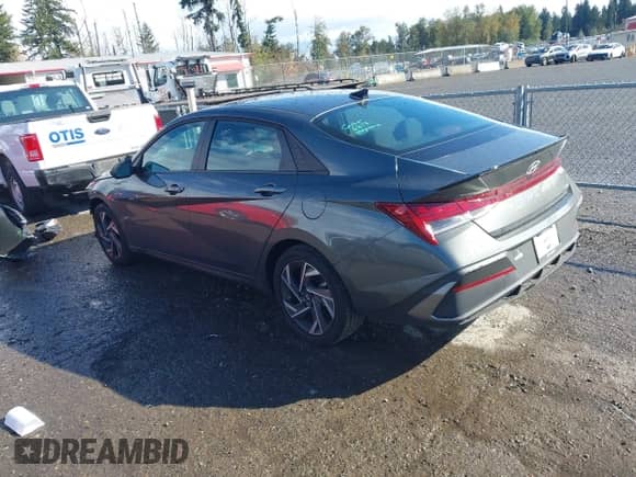 2025 Hyundai Elantra Blue with VIN KMHLM4DJ8SU133138, listed as a IAAI auction lot 43348868 with 2,684 mi miles and . Bid and sale history available at DreamBid. Image 3.