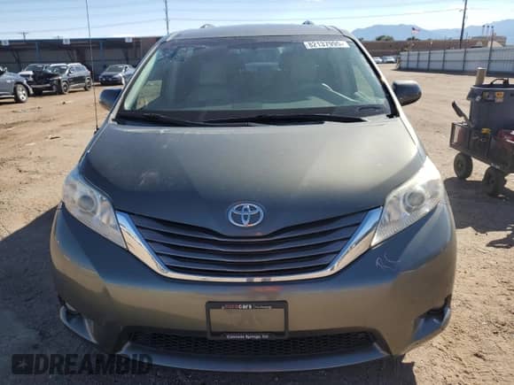 2012 Toyota Sienna XLE с VIN 5TDDK3DC3CS046151, выставлен на аукционе Copart как лот 82137995 с пробегом 182 499 миль миль и Списание • Salvage title. История ставок и продаж доступна на DreamBid. Изображение 5.
