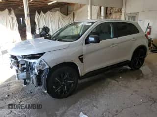 2022 Mitsubishi Outlander ES z VIN JA4ARUAU7NU019853, wystawiony jako Copart lot #69651385 z przebiegiem 78 918 mil mil oraz Szkoda całkowita • Salvage title. Historia ofert i sprzedaży dostępna na DreamBid. Obrazek 1.
