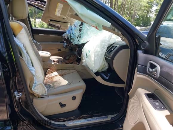 2020 Jeep Grand Cherokee Limited with VIN 1C4RJEBG0LC113851, listed as a IAAI auction lot 42802374 with 44,580 mi miles and . Bid and sale history available at DreamBid. Image 5.