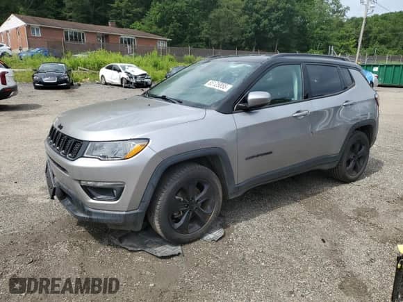2019 Jeep Compass Latitude с VIN 3C4NJDBB7KT826665, выставлен на аукционе Copart как лот 65125855 с пробегом 68 488 миль миль и Списание • Salvage title. История ставок и продаж доступна на DreamBid. Изображение 1.