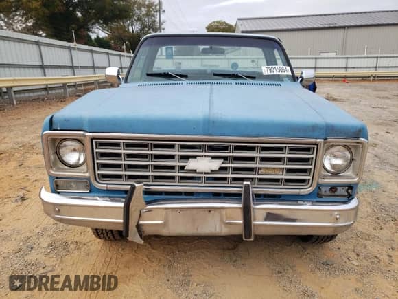 1976 Chevrolet Silverado 1500 z VIN CCL146B122537, wystawiony jako Copart lot #79015064 z przebiegiem 10 601 mil mil oraz Szkoda całkowita • Salvage title. Historia ofert i sprzedaży dostępna na DreamBid. Obrazek 5.