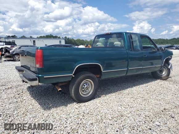 1998 Chevrolet Silverado 2500 z VIN 1GCGC29R2WE121496, wystawiony jako Copart lot #66140465 z przebiegiem 336 305 mil mil oraz Szkoda całkowita • Salvage title. Historia ofert i sprzedaży dostępna na DreamBid. Obrazek 3.