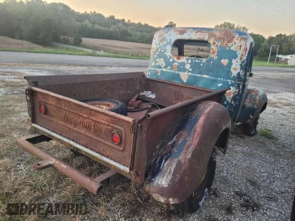 1946 Dodge RAM с VIN 81190629, выставлен на аукционе Copart как лот 74631574 с пробегом 999 миль миль и Чистый • Clean title. История ставок и продаж доступна на DreamBid. Изображение 4.