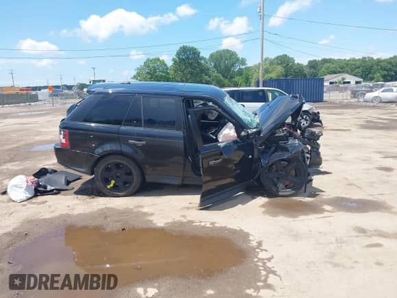 2011 Land Rover Range Rover Sport SC with VIN SALSH2E43BA283377, listed as a IAAI auction lot 42611414 with 107,000 mi miles and . Bid and sale history available at DreamBid. Image 13.