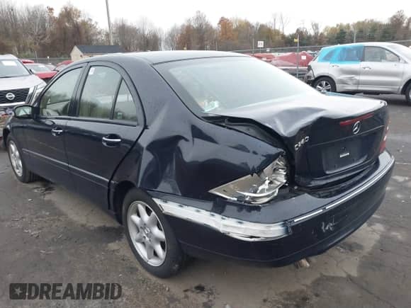 2004 Mercedes-Benz C 240 с VIN WDBRF61J94A550800, выставлен на аукционе IAAI как лот 37915634 с пробегом 115 016 миль миль и . История ставок и продаж доступна на DreamBid. Изображение 3.