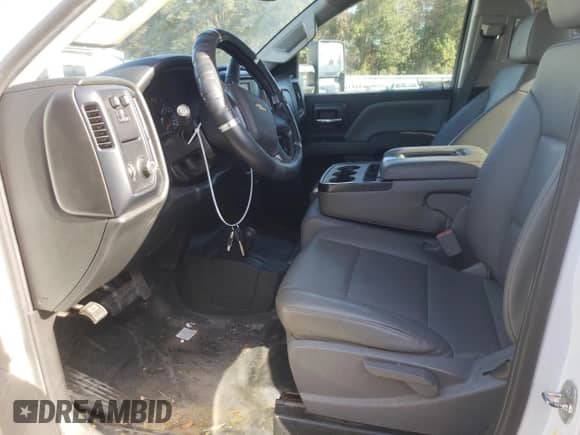 2017 Chevrolet Silverado 3500HD Work Truck с VIN 1GC2KYEG0HZ200701, выставлен на аукционе Copart как лот 78587104 с пробегом 83 519 миль миль и Списание • Salvage title. История ставок и продаж доступна на DreamBid. Изображение 7.