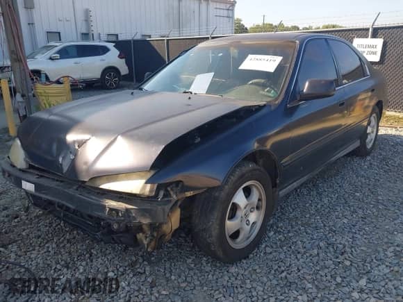 1996 Honda Accord LX with VIN 1HGCD5638TA212631, listed as a IAAI auction lot 42885419 with 258,242 mi miles and . Bid and sale history available at DreamBid. Image 2.