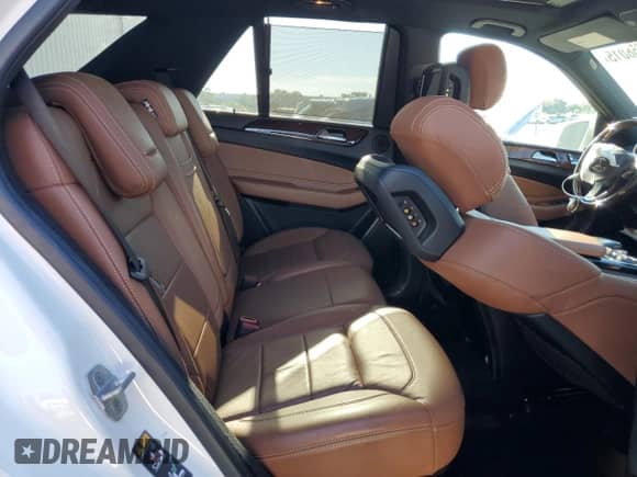 2017 Mercedes-Benz GLE 350 z VIN 4JGDA5JB1HA975443, wystawiony jako Copart lot #81858015 z przebiegiem 109 195 mil mil oraz Szkoda całkowita • Salvage title. Historia ofert i sprzedaży dostępna na DreamBid. Obrazek 11.