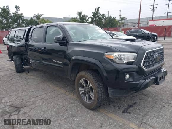 2018 Toyota Tacoma SR5 с VIN 3TMBZ5DN8JM015331, выставлен на аукционе IAAI как лот 42197079 с пробегом 84 035 миль миль и . История ставок и продаж доступна на DreamBid. Изображение 1.