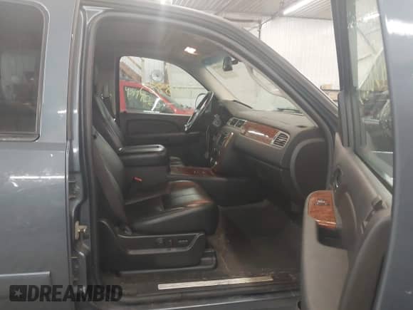 2008 Chevrolet Suburban 2LT с VIN 1GNFK16378J144492, выставлен на аукционе IAAI как лот 43188885 с пробегом 122 267 миль миль и . История ставок и продаж доступна на DreamBid. Изображение 5.