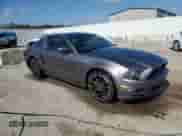 2013 Ford Mustang GT Premium z VIN 1ZVBP8CF4D5268350, wystawiony jako Copart lot #83868615 z przebiegiem 108 706 mil mil oraz Szkoda całkowita • Salvage title. Historia ofert i sprzedaży dostępna na DreamBid. Obrazek 4.
