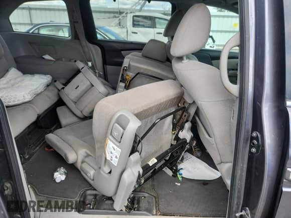 2015 Honda Odyssey EX z VIN 5FNRL5H40FB116781, wystawiony jako Copart lot #81456105 z przebiegiem 196 783 mil mil oraz Szkoda całkowita • Salvage title. Historia ofert i sprzedaży dostępna na DreamBid. Obrazek 11.