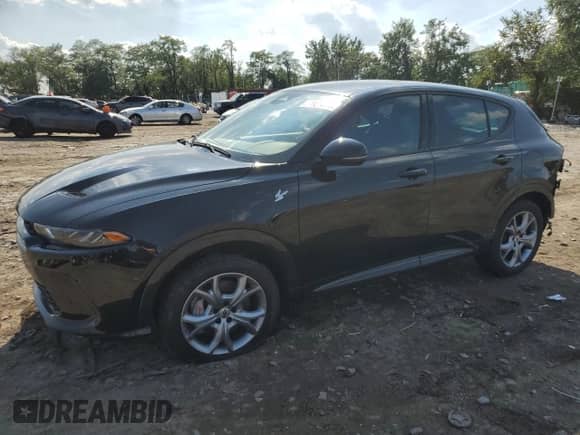 2024 Dodge Hornet R/T with VIN ZACPDFCW5R3A35914, listed as a Copart auction lot 71935025 with 22,343 mi miles and Non repairable. Bid and sale history available at DreamBid. Image 1.