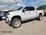 2022 Chevrolet Silverado 1500 High Country z VIN 3GCUYHED0NG150259, wystawiony jako Copart lot #67218675 z przebiegiem 51 295 mil mil oraz Szkoda całkowita • Salvage title. Historia ofert i sprzedaży dostępna na DreamBid. Obrazek 1.