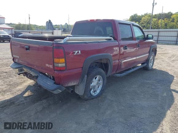 2005 GMC Sierra 1500 SLE with VIN 2GTEK13T951115462, listed as a IAAI auction lot 43200253 with 161,195 mi miles and . Bid and sale history available at DreamBid. Image 4.