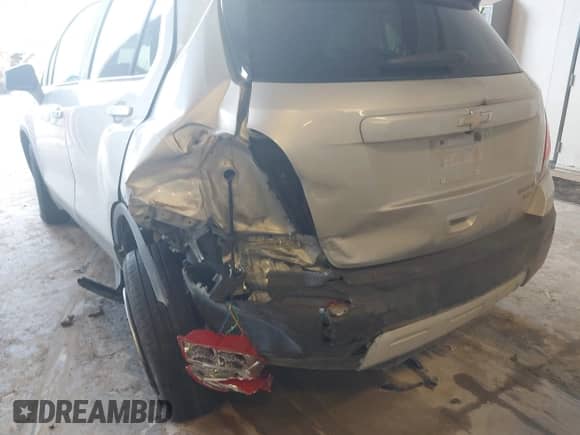 2016 Chevrolet Trax LT с VIN 3GNCJPSB7GL144537, выставлен на аукционе IAAI как лот 42834171 с пробегом 109 256 миль миль и . История ставок и продаж доступна на DreamBid. Изображение 6.