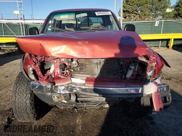 2001 Toyota Tacoma z VIN 5TEWN72N91Z748180, wystawiony jako Copart lot #84046225 z przebiegiem 245 133 mil mil oraz Szkoda całkowita • Salvage title. Historia ofert i sprzedaży dostępna na DreamBid. Obrazek 5.