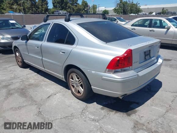 2007 Volvo S60 2.5L Turbo с VIN YV1RS592172627236, выставлен на аукционе IAAI как лот 42680586 с пробегом 161 275 миль миль и . История ставок и продаж доступна на DreamBid. Изображение 6.