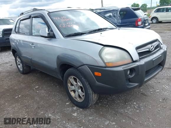 2009 Hyundai Tucson Limited with VIN KM8JN72DX9U943304, listed as a IAAI auction lot 42350888 with 147,890 mi miles and . Bid and sale history available at DreamBid. Image 1.