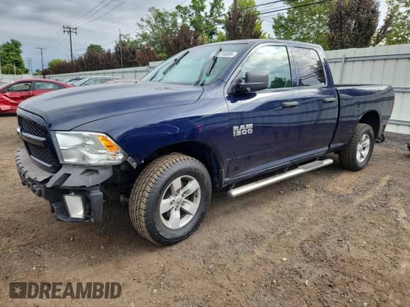 2018 Ram 1500 Express z VIN 1C6RR7FG8JS197393, wystawiony jako Copart lot #69174505 z przebiegiem 221 447 mil mil oraz Szkoda całkowita • Salvage title. Historia ofert i sprzedaży dostępna na DreamBid. Obrazek 1.