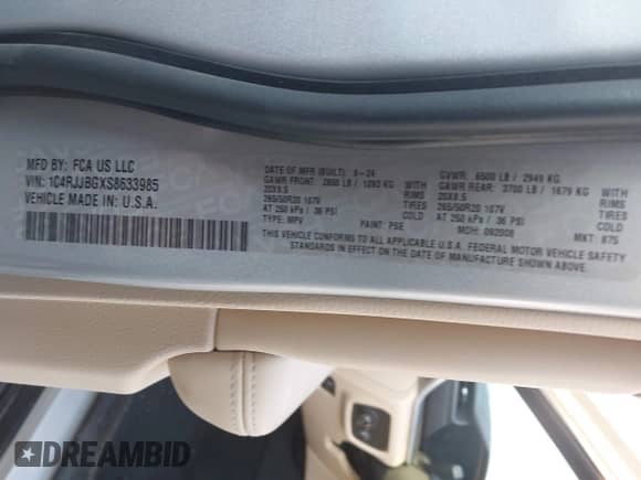 2025 Jeep Grand Cherokee Limited with VIN 1C4RJJBGXS8633985, listed as a IAAI auction lot 43147343 with 9,612 mi miles and . Bid and sale history available at DreamBid. Image 9.