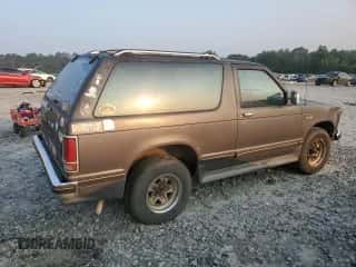 1988 Chevrolet Blazer z VIN 1GNCS18R7J8221699, wystawiony jako Copart lot #59299785 z przebiegiem 307 873 mil mil oraz Czysty tytuł • Clean title. Historia ofert i sprzedaży dostępna na DreamBid. Obrazek 3.