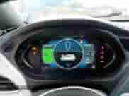 2017 Chevrolet Bolt EV Premier с VIN 1G1FX6S04H4180683, выставлен на аукционе Copart как лот 68911335 с пробегом 227 999 миль миль и Чистый • Clean title. История ставок и продаж доступна на DreamBid. Изображение 9.
