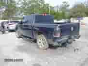 2018 Ram 1500 Express z VIN 1C6RR6KT4JS340854, wystawiony jako IAAI lot #41679041 z przebiegiem 127 652 mil mil oraz . Historia ofert i sprzedaży dostępna na DreamBid. Obrazek 3.