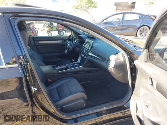 2019 Honda Accord Sport with VIN 1HGCV2E34KA007724, listed as a IAAI auction lot 43461286 with 134,155 mi miles and . Bid and sale history available at DreamBid. Image 5.