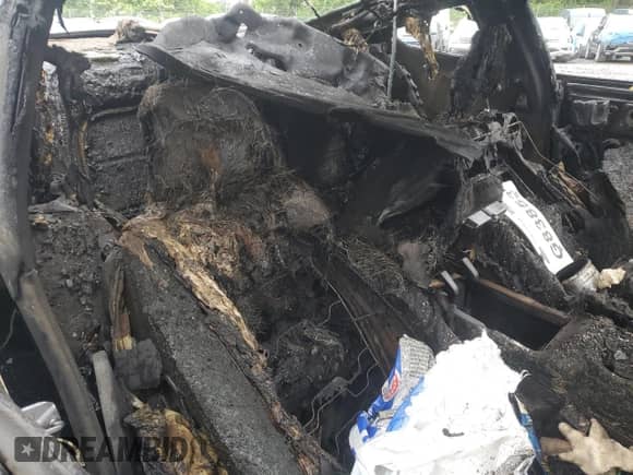 2022 Ford Mustang с VIN NOVIN60861375, выставлен на аукционе Copart как лот 60861375 с пробегом Не указан миль и На запчасти • Non repairable. История ставок и продаж доступна на DreamBid. Изображение 10.