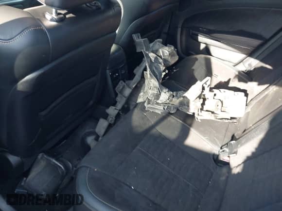 2018 Dodge Charger R/T z VIN 2C3CDXCT1JH220541, wystawiony jako IAAI lot #43034258 z przebiegiem 59 289 mil mil oraz . Historia ofert i sprzedaży dostępna na DreamBid. Obrazek 12.