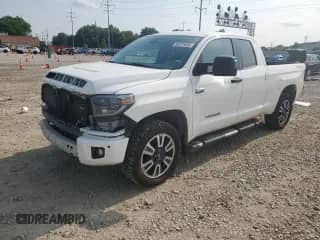 2019 Toyota Tundra SR5 с VIN 5TFUW5F1XKX794805, выставлен на аукционе Copart как лот 59722005 с пробегом 260 852 миль миль и Списание • Salvage title. История ставок и продаж доступна на DreamBid. Изображение 1.