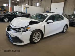2022 Toyota Camry LE с VIN 4T1C11AK0NU648269, выставлен на аукционе Copart как лот 82431035 с пробегом 16 825 миль миль и Списание • Salvage title. История ставок и продаж доступна на DreamBid. Изображение 1.