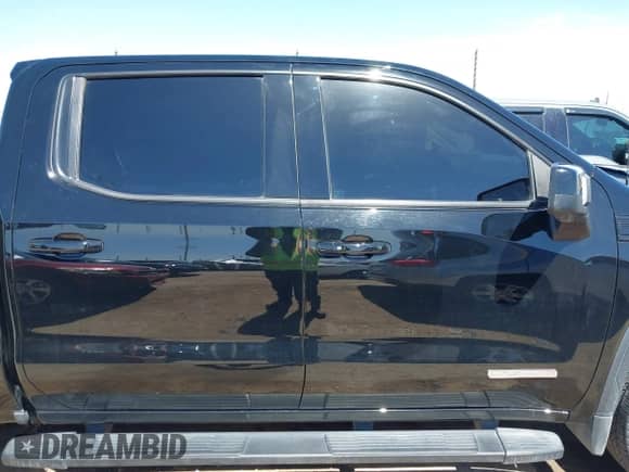 2022 GMC Sierra 1500 Elevation with VIN 3GTPHCEDXNG525803, listed as a IAAI auction lot 42278591 with 25,688 mi miles and . Bid and sale history available at DreamBid. Image 13.