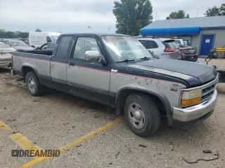 1995 Dodge Dakota z VIN 1B7GL23X2SS386485, wystawiony jako Copart lot #72893124 z przebiegiem 202 537 mil mil oraz Szkoda całkowita • Salvage title. Historia ofert i sprzedaży dostępna na DreamBid. Obrazek 4.