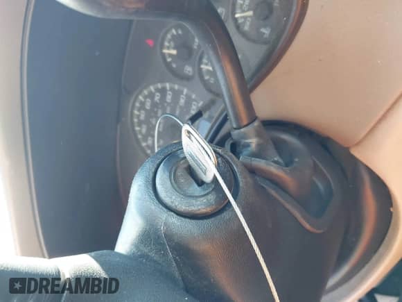 2002 Chevrolet Suburban LT с VIN 3GNEC16Z32G261301, выставлен на аукционе IAAI как лот 43369962 с пробегом 306 891 миль миль и . История ставок и продаж доступна на DreamBid. Изображение 11.