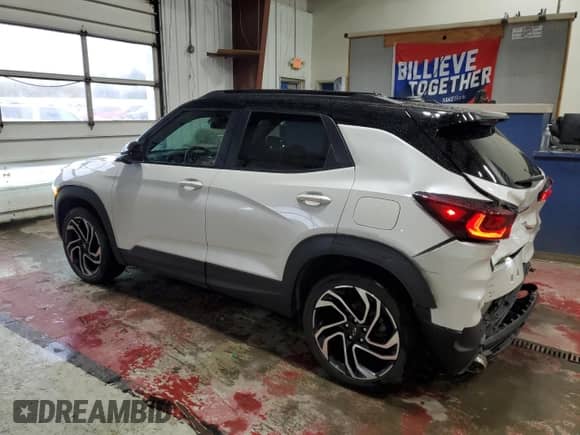 2024 Chevrolet TrailBlazer RS с VIN KL79MUSL9RB064241, выставлен на аукционе Copart как лот 86897445 с пробегом 18 473 миль миль и Списание • Salvage title. История ставок и продаж доступна на DreamBid. Изображение 2.