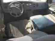 2003 Dodge 1500 ST z VIN 1D7HA18Z13S208833, wystawiony jako Copart lot #89812655 z przebiegiem 176 085 mil mil oraz Czysty tytuł • Clean title. Historia ofert i sprzedaży dostępna na DreamBid. Obrazek 8.