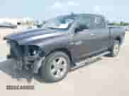 2016 Ram 1500 Lone Star z VIN 3C6RR6LT5GG356477, wystawiony jako IAAI lot #43256042 z przebiegiem 125 555 mil mil oraz . Historia ofert i sprzedaży dostępna na DreamBid. Obrazek 17.