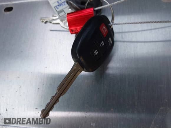 2017 Toyota Camry LE z VIN 4T1BF1FK7HU752543, wystawiony jako IAAI lot #43568895 z przebiegiem 169 374 mil mil oraz . Historia ofert i sprzedaży dostępna na DreamBid. Obrazek 11.