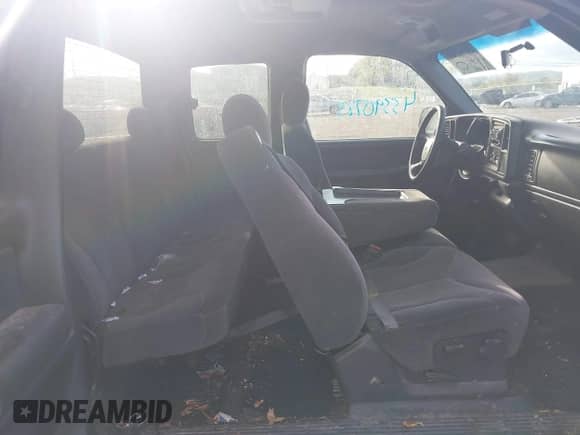 2000 GMC Sierra 1500 SLE with VIN 2GTEC19T2Y1294078, listed as a IAAI auction lot 43390785 with 363,518 mi miles and . Bid and sale history available at DreamBid. Image 8.