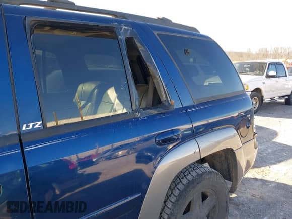2002 Chevrolet TrailBlazer LT с VIN 1GNDT13S722210122, выставлен на аукционе IAAI как лот 41403265 с пробегом Не указан миль и . История ставок и продаж доступна на DreamBid. Изображение 12.